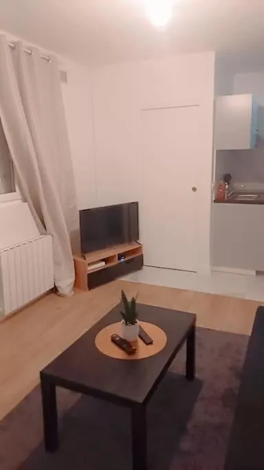 A Deux Pas Du Trocadero *